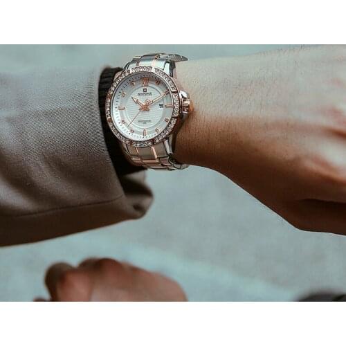 Luxury Brand NAVIFORCE Mens Diamond Business Watches Fashion Full Steel Band Waterproof Quartz Date Clock Male Reloj De Hombre