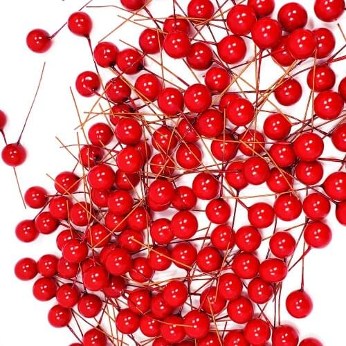 WangLaap 100 Pcs Artificial Holly Berries for Wreath Decor Red Berry Branches for Christmas Decoration Wedding Garland and DIY