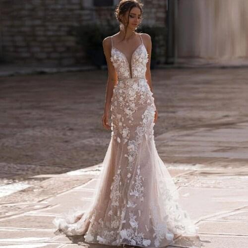 2021 Vintage Mermaid Wedding Dresses Lace Appliques V-neck Bride Dress 3D Flowers Backless Wedding Gown Vestido De Noiva