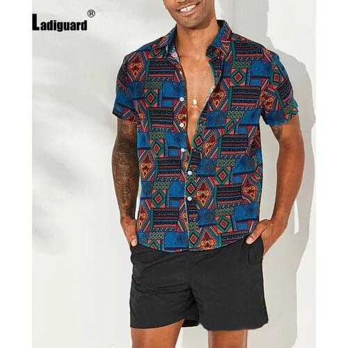 2021 Short Sleeve Men Skinny Top Streetwear Model Shirt Fashion 3D Blouse Sexy Mens clothing Single-Breasted Summer Casual Shirt