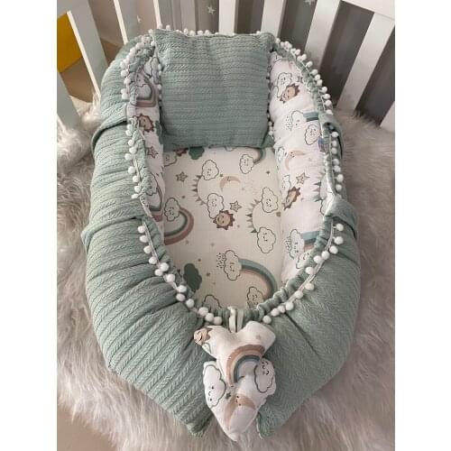Jaju Baby Handmade Green Knitted Pique Fabric and Muslin Fabric Pompom Babynest