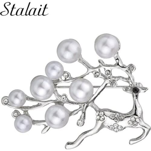 Romantic Crystal Deer Brooches Reindeer Round Pearl Elk Brooch Pins Animal Brooch Pin Scarf Jewelry