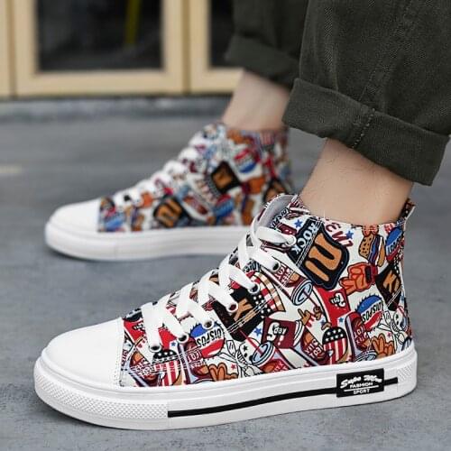 Stylish Graffiti Printed Men Vulcanize Shoes High top Male Chunky Sneakers Couple Hip Hop Canvas Sneakers Men zapatos hombre