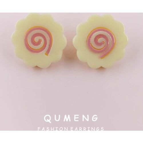 2020 nNew Korean Simple Lovely Egg Roll Vortex Candy Cute Girl Acrylic Sweet Childrens Stud Earrings Party Trend Jewelry