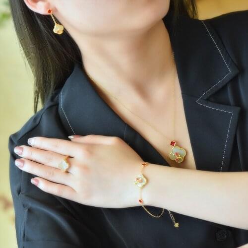 Classic Jade Clover Pendant Necklace Women Earrings Bracelet Jewelry Set For Lady Plum Flower Necklace Bridal Wedding Ring Bijou