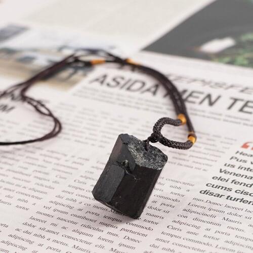 Natural Black Tourmaline Stone Necklace Crystal Black Tourmaline Pendant Original Stone Ore Specimen Fashion Jewelry Accessories
