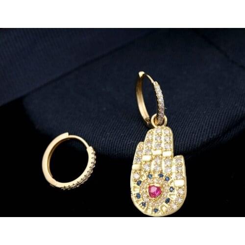 1Pair Heart CZ Hand Asymmetric Stud Earrings Gold Color Earrings Hoop Sexy Fashion Jewelry Woman Gift