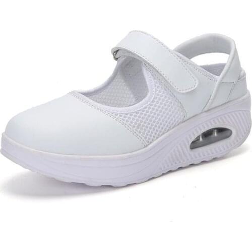 Women Breathable Shoes Nurse Shake Shoes