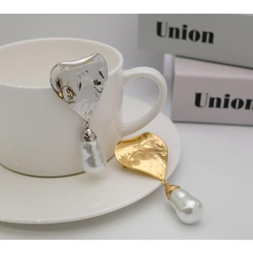 Amorita boutique Heart-shaped design pearl pendant pin personality fashion brooch
