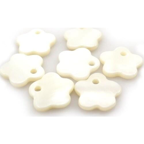 Fashion Flower Shell Charms Free Shipping, White Flower Shape Pendants From Nature Mother of Pearl Shell 100pcs/Lot