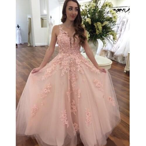 Sweet Blush Pink Lace Prom Dresses A Line V Neck Bridesmaid Dresses Summer Beach Boho Reception Evening Party Gowns