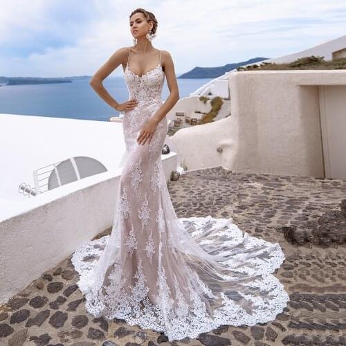 Charming Lace Mermaid Wedding Dress Backless Sexy Spaghetti Straps Applique Court Train Robe De Mariee Wedding Gowns