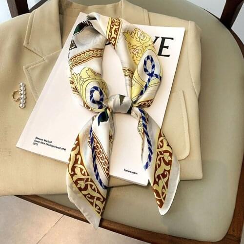 2021 Autumn Fashion Small Square Towel Korean Style Dustproof Kerchief Female 70X70CM Silk Scarves Luxury Print Sunscreen Shawls