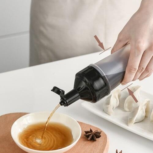 Squeeze Oil Can Sauce Bottle Dustproof Leakproof Squeeze Bottle Plastic Sauce Vinegar Oil Ketchup Squirt Bottle