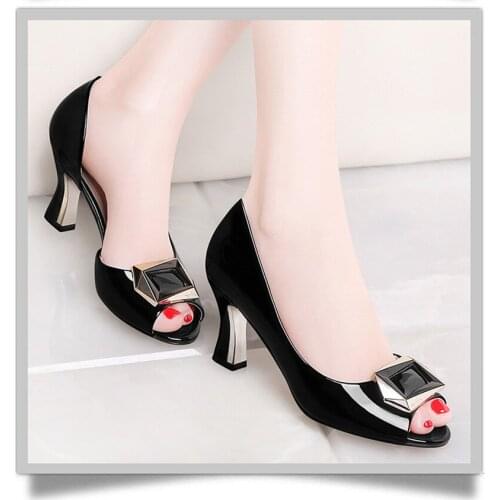 Spring fashion metal decorative womens shoes with thick heels and soft soles, non-slip heels and fish-tip sandals