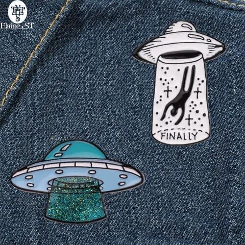 Wholesale Fashion Cartoon UFO Spaceship Drop Oil Brooch Enamel Pin Women Men Clothing Badge Lapel Pin Jewelry Coat Accessories