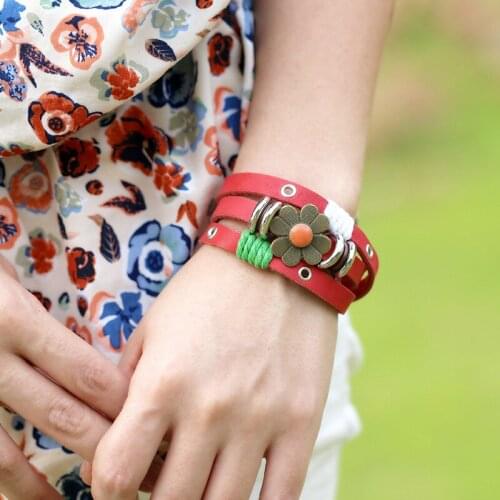 Dankaishi Fashion Flower Red Leather Bracelet for Women Sunflower Charm Cute Simple Style Jewelry Multilayer Red Leather Bangle