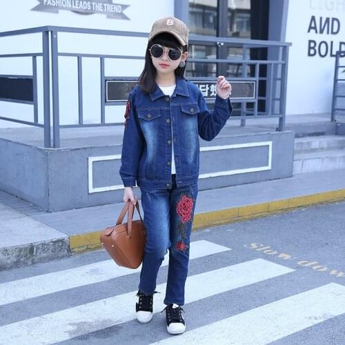 2019 new girl two sets of baby jeans rose embroidery young children ' s leisure spring and autumn girl clothes denim suits