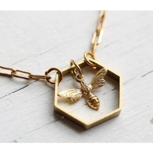 Geometric Hexagon Gold Plated Bee Hive Necklace for Women Insect Chain Pendant Necklace Female Party Jewelry Bijoux