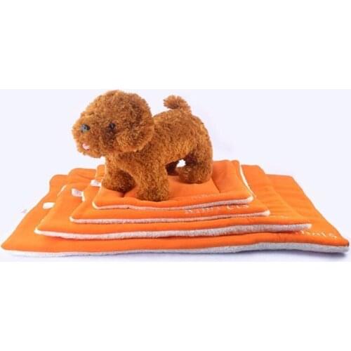 Dog Pad Cotton Beds Soft Pet Mat Dog Cat Pet Winter Warm Mats Fur Bed Pad Self Heat Rug Thermal Washable Pillow Mat Slipcover