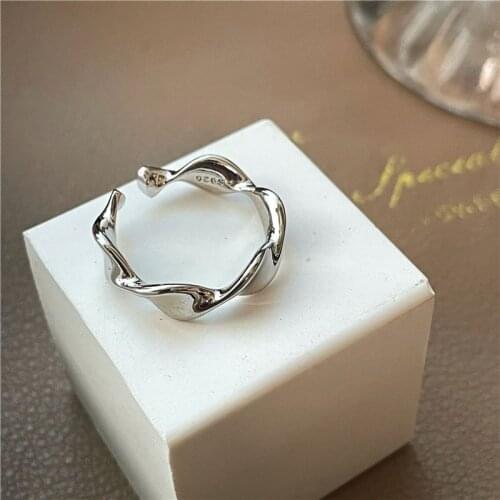 Korean Style Minimalist Distortion Jewelry Rings for Women New Fashion Smooth Geometric Adjustable Accessories Aesthetic Gift