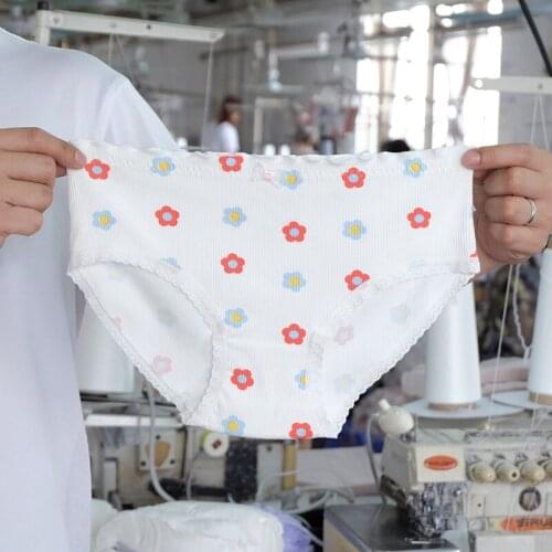 Ladies Comfortable Cotton Mid-Waist Breathable Underpants With Bubble Edge Soft Cute Small Floral Close-Fitting Girl Series A2