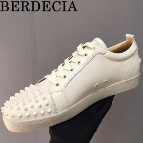 2021 Berdecia Full Solid White Color Leisure Style Flats Casual Shoes Rivet Lace-Up Outdoor Running Sneakers Chaussures Male