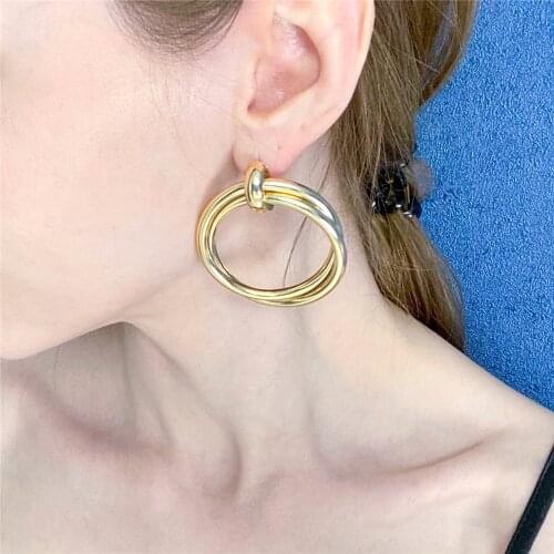 Classic Gold Color Plating Big Circle Seat Together Stud Earrings For Women Girl Gorgeous Elegant Modern Jewelry Accessory