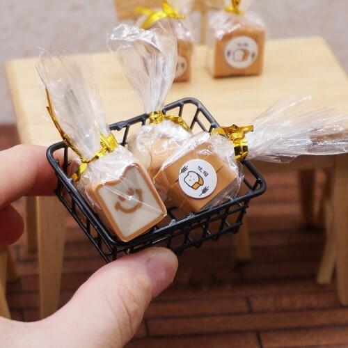3pcs/bag Dollhouse Miniature Mini Toast Bread Food Pretend Doll Food for Barbies,Blyth,Azone 1/6 dOLL Kitchen Accessories
