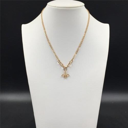 New Arrival Super Cute Gold Color Plating Queen Bee Pendant Necklace For Women Elegant Gorgeous Feminist Jewelry Accessory