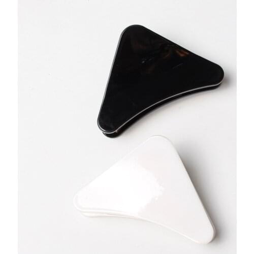 2pcs Medium Black and White Triangle Hair Claws Hair Accessories For Women Plating Golden Hair Clips Hairpins Danrrsh