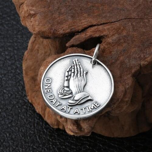 S925 sterling silver Thai silver vintage fashion round pendant personality prayer hand letters men and women pendant