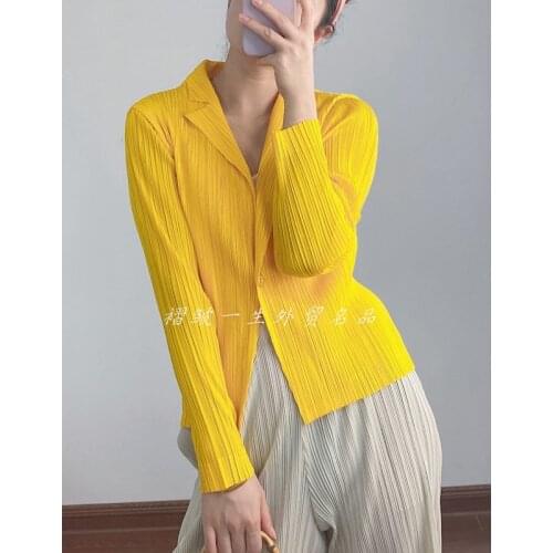 Womens short suits for spring 2021 Miyak fold basic Pleated Fashion solid color one button long sleeve cardigan short coat tide