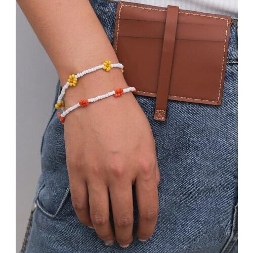 Korean Cute Flowers Daisy Bracelets for Women Transparent Colorful Handmade Beaded Handmade Elastic Wristband Bohemian Jewelry