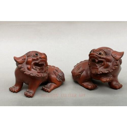 YIZHU CULTUER ART Collection Ancient China Boxwood Hand Carved Lion Statue Pair Delicate Family Decoration