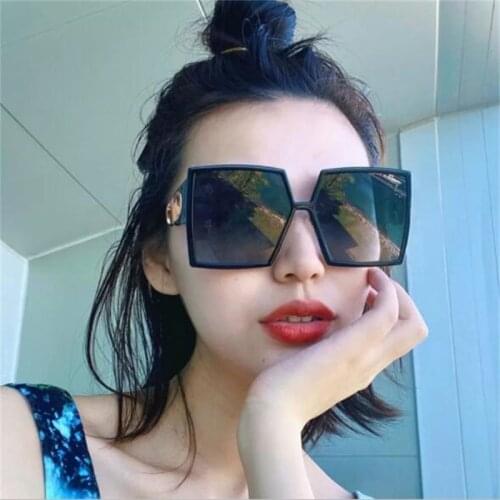 New brand sunglasses woman Plastic square glasses UV400 Low price sales of men and women chameleon wholesale