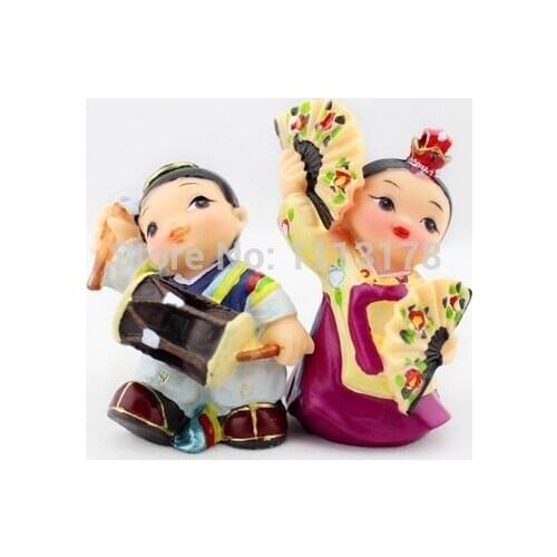 Wedding cake toppers Korean Hanbok dancing playing Folk resin dolls bride and groom ornaments figurines Valentines Day gift