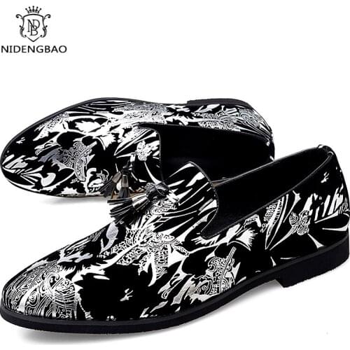 NEW Loafers Mens Leather Fashion Leather Embroidery Loafers Mens Casual Printed Moccasins Shoes Man Party Driving Flats Shoe
