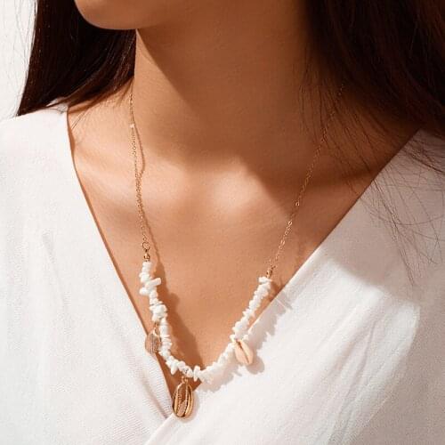 2019 Fashion Sea Shell Cowrie Necklace Chain Semi Precious Chips Beads Woman Choker Seashell Stone Beach Boho Necklace Conch Bff