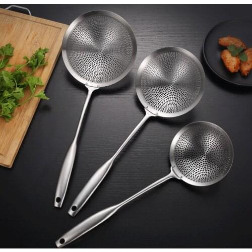 304 Stainless Steel Colander Kitchen Tools Scoop Strainer Large Noodle Dumplings Sieve Fried Colander Mesh Skimmer Kitchenware