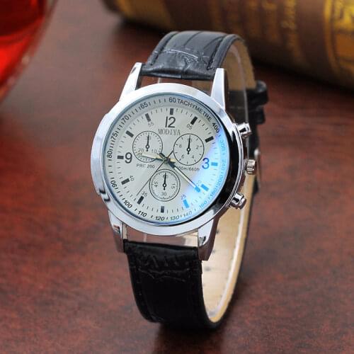Vaiquela Men's Watch With Leather Strap