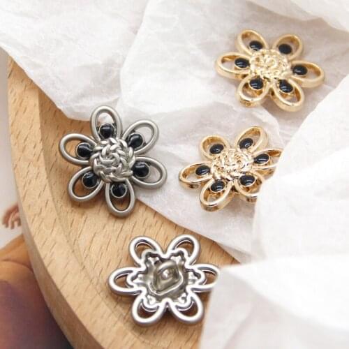 HENGC Vintage Flower Gold Metal Coat Jacket Buttons For Clothing Sweaters Suit Women Decorations Sewing Accessories Wholesale