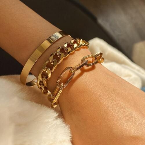 Fainnole Golden Bracelets