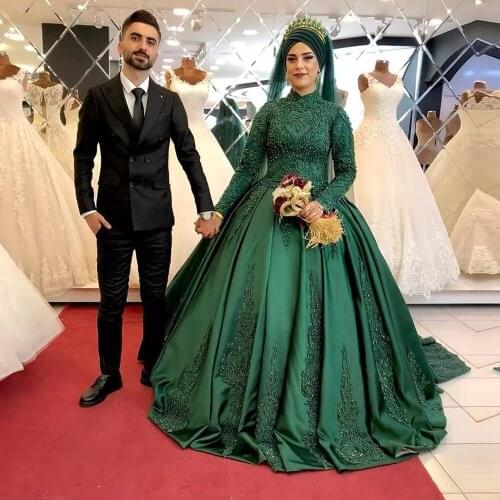Robe De Bal Femme Longue Green Crystals Beaded Arabic Muslim Evening Dresses Biggest Women High Neck Soft Satin Prom Party Gown