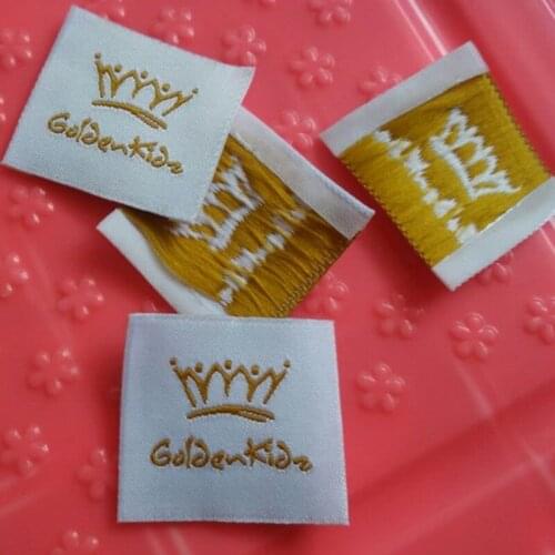 1000PCS Custom End fold golden logo woven cloth label woven tags 3 cm * 3 cm