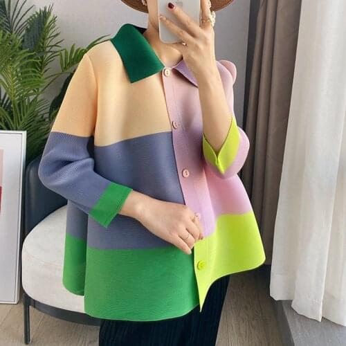 2021 Spring Summer Miyake pleated vintage geometric printed T-shirt Single Breasted button Turn-down Collar shirt