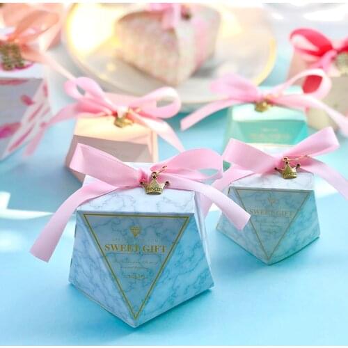 Free 50pcs/lot 6*6*6cm Wedding Gift Boxes Europe Paper Cake Box Baby Shower Favor Boxes Creative Marble Candy Box With Ribbon