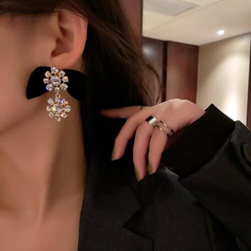 Summer new personality creative flowers hanging earrings luxury fashion casual dance party earrings for women