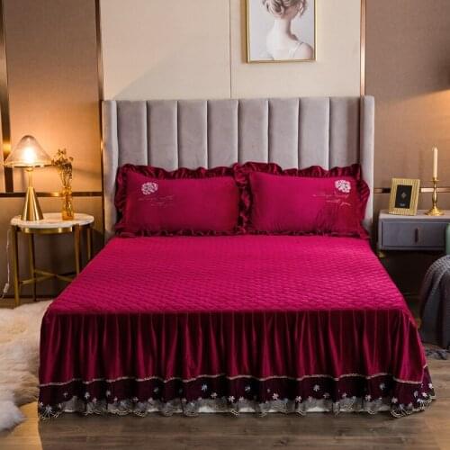 2020 velvet Quilting queen king size Bed Skirt with rubber bedskirt embroidery Bed Cover Pillowcase 3pcs Bedding Set