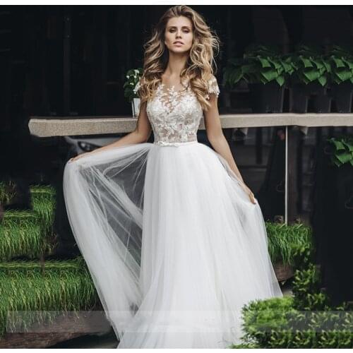 Boho Short Cap Sleeves Wedding Dress Vintage Lace Bridal Gowns Elegant Puffy Tulle Wedding Gowns Illusion Back Vestido De Noiva